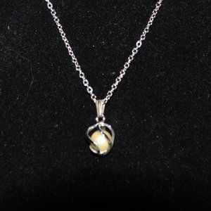 16 Inch Twister Gold Pearl Necklace